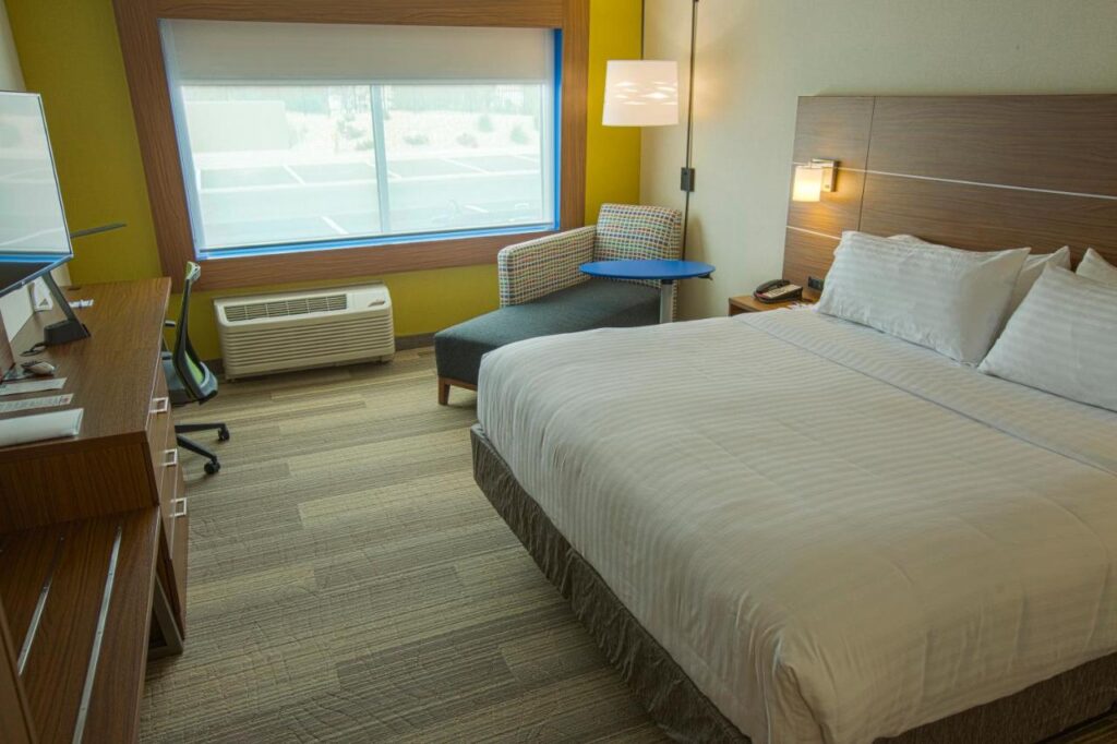 Holiday Inn Express & Suites Boise Airport by IHG - Image 3