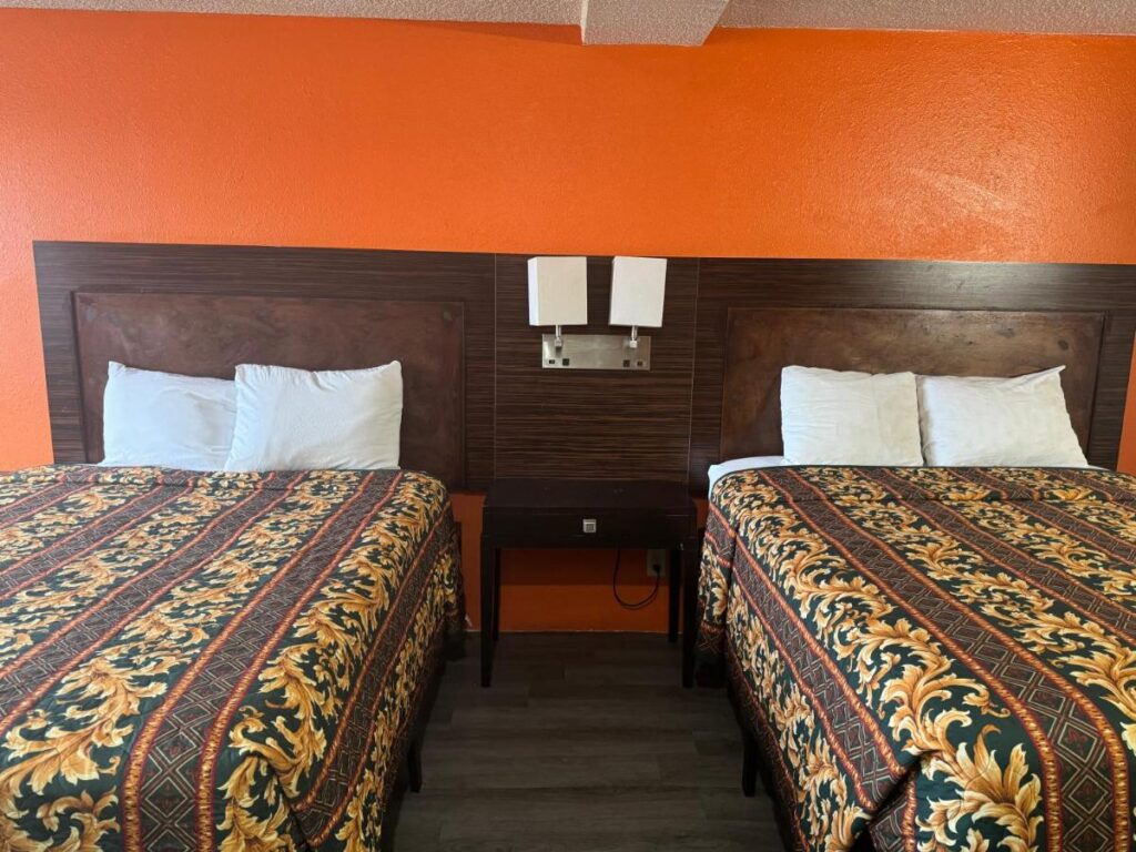 Nampa Inn & Suites - Image 2