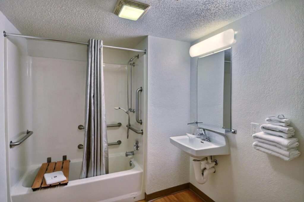 Motel 6-Tewksbury, MA - Boston - Image 4