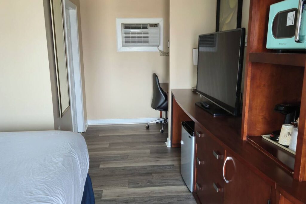 Nashoba Valley Inn & Suites - Image 5