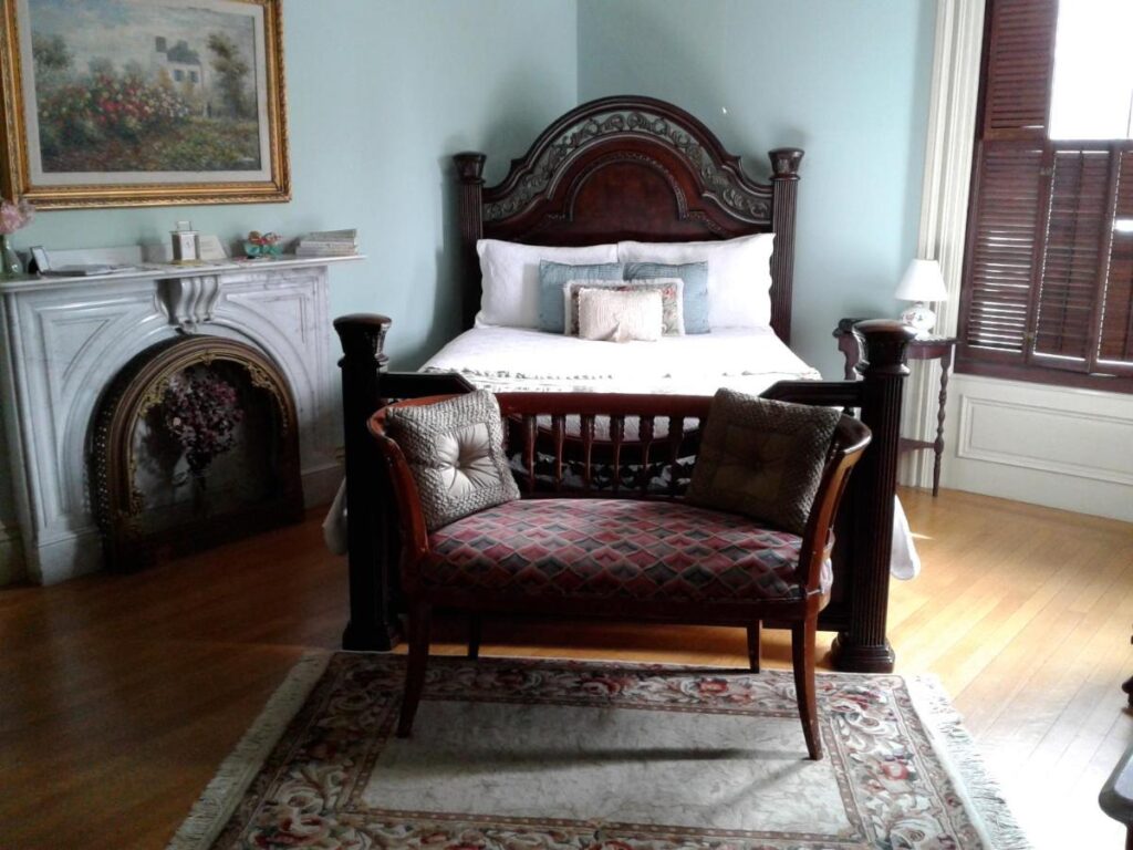 Proctor Mansion Inn - Image 3