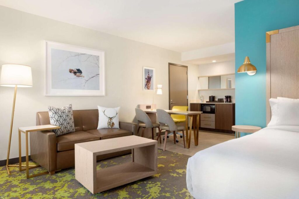 Embassy Suites By Hilton Boulder - Image 2