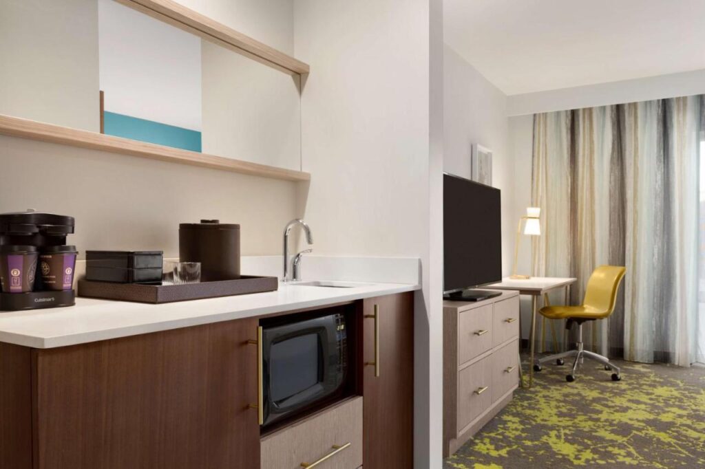 Embassy Suites By Hilton Boulder - Image 6