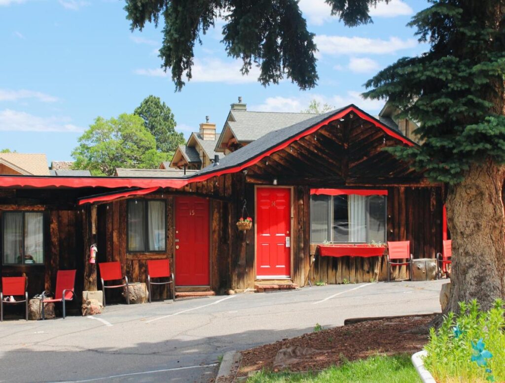 Foot of the Mountain Motel - Image 1