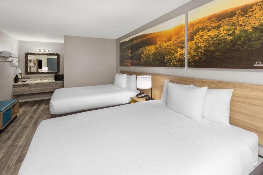 Days Inn by Wyndham Branson Ozarks - Image 6