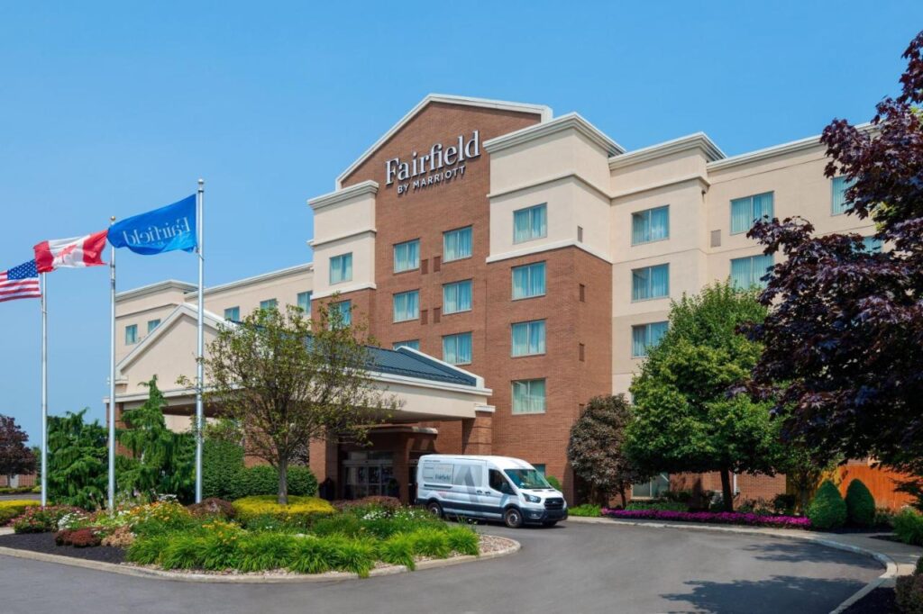 Fairfield Inn & Suites – Buffalo Airport - Image 1