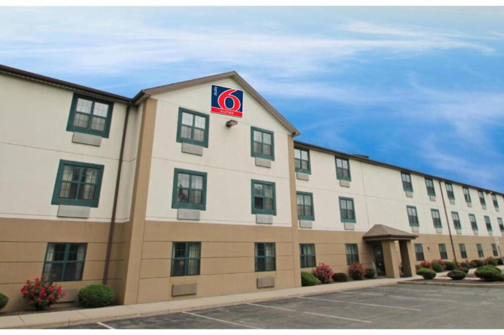Studio 6 Corporate Extended Stay Buffalo Amherst NY - Image 1