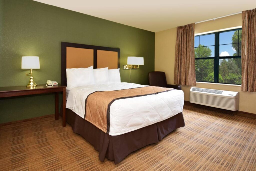Studio 6 Corporate Extended Stay Buffalo Amherst NY - Image 4