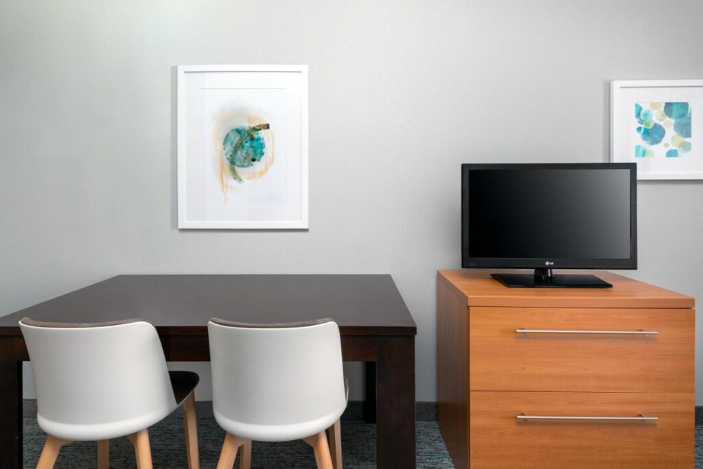 TownePlace Suites Buffalo Airport - Image 4