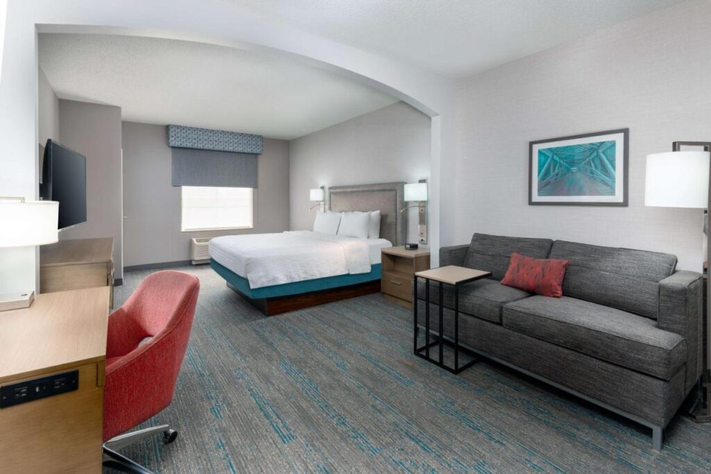 Hampton Inn Boston Bedford Burlington - Image 2