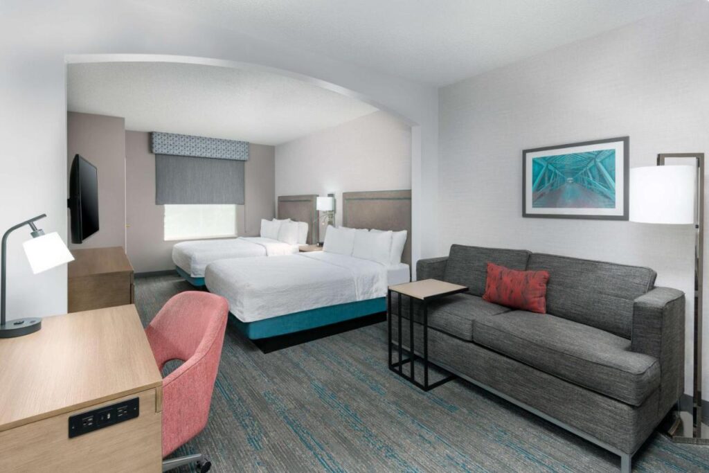 Hampton Inn Boston Bedford Burlington - Image 4