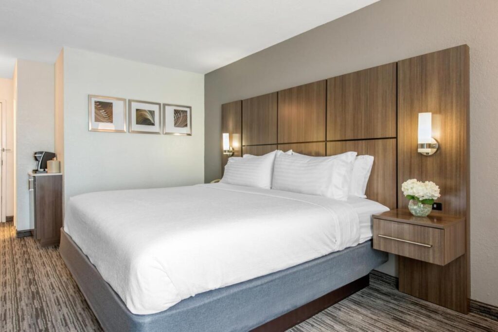 Holiday Inn Melbourne-Viera Conference Ctr by IHG - Image 4