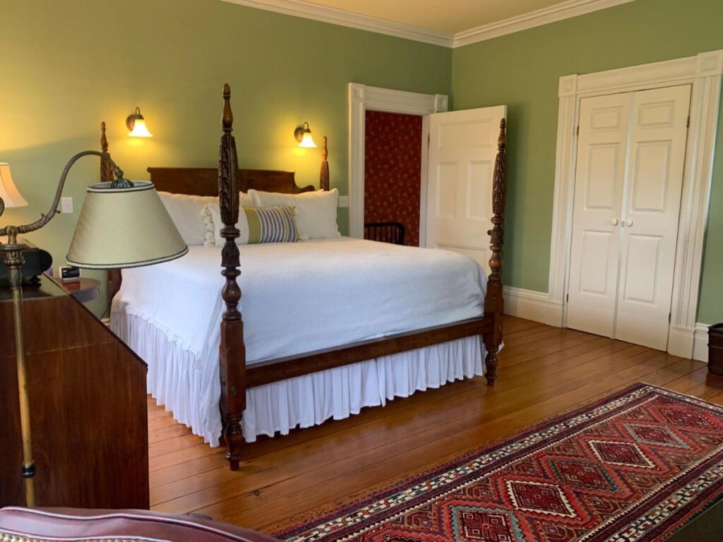 Delano Homestead Bed and Breakfast - Image 3