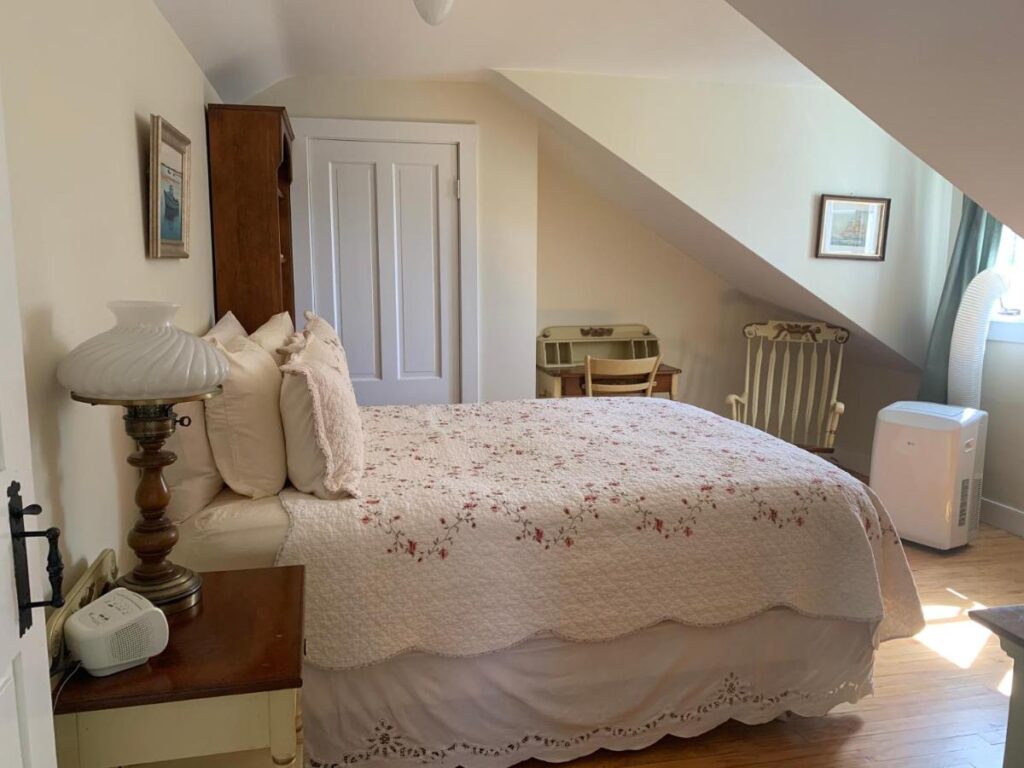 Delano Homestead Bed and Breakfast - Image 6