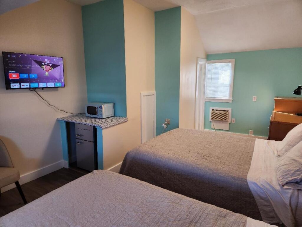 Jonathan Edwards Motel - Image 6