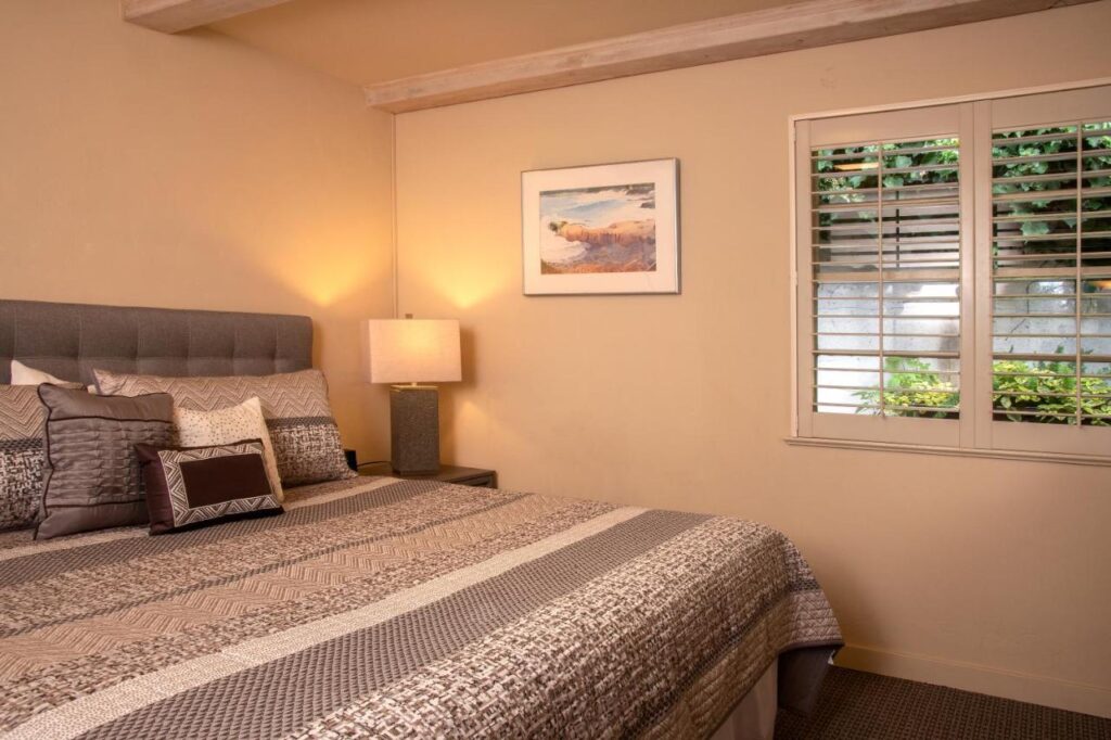 Carmel Country Inn - Image 2