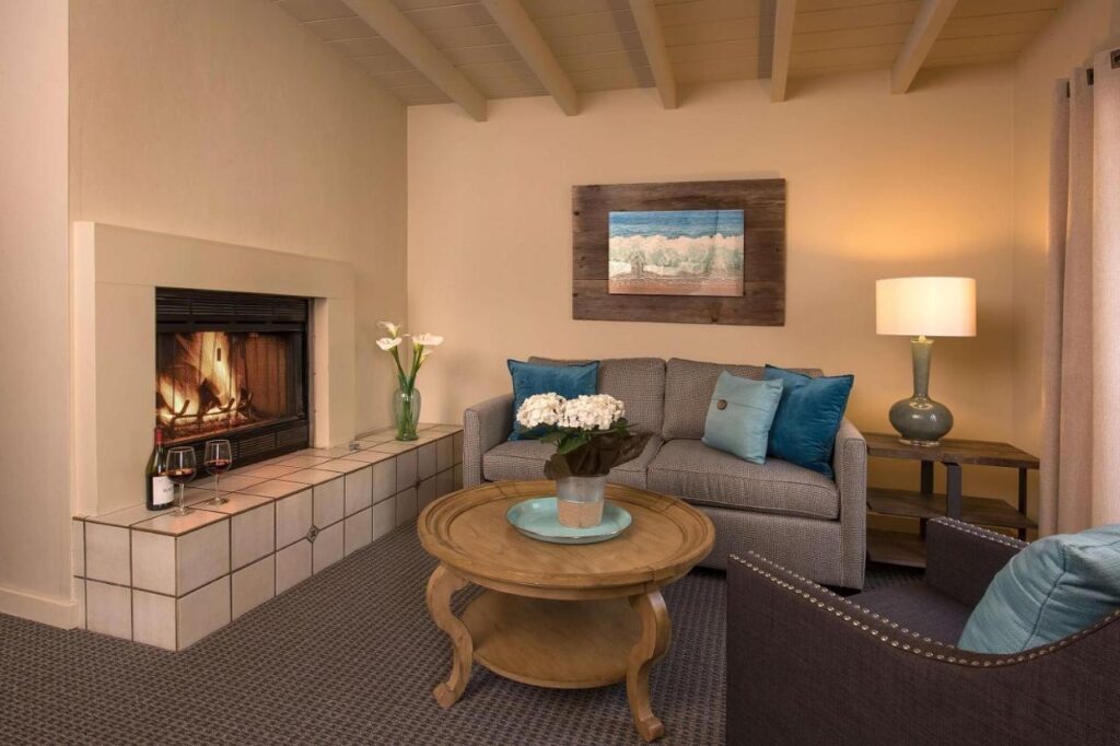Carmel Country Inn - Image 4