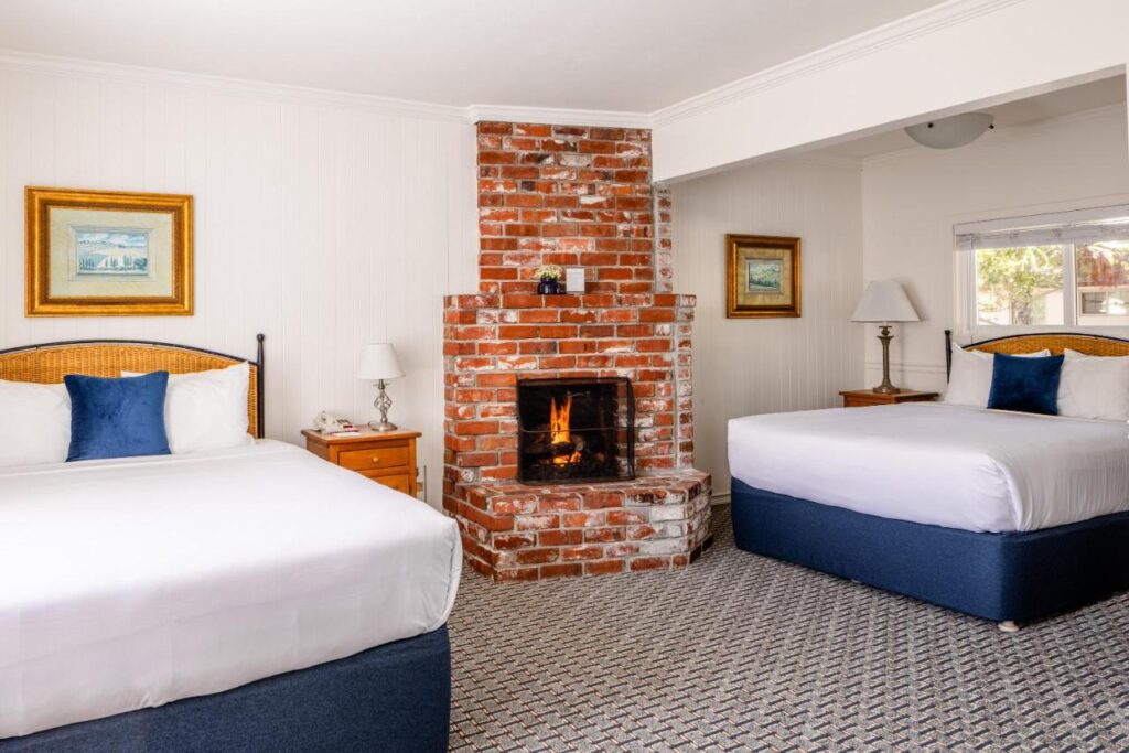 Carmel Fireplace Inn - Image 6