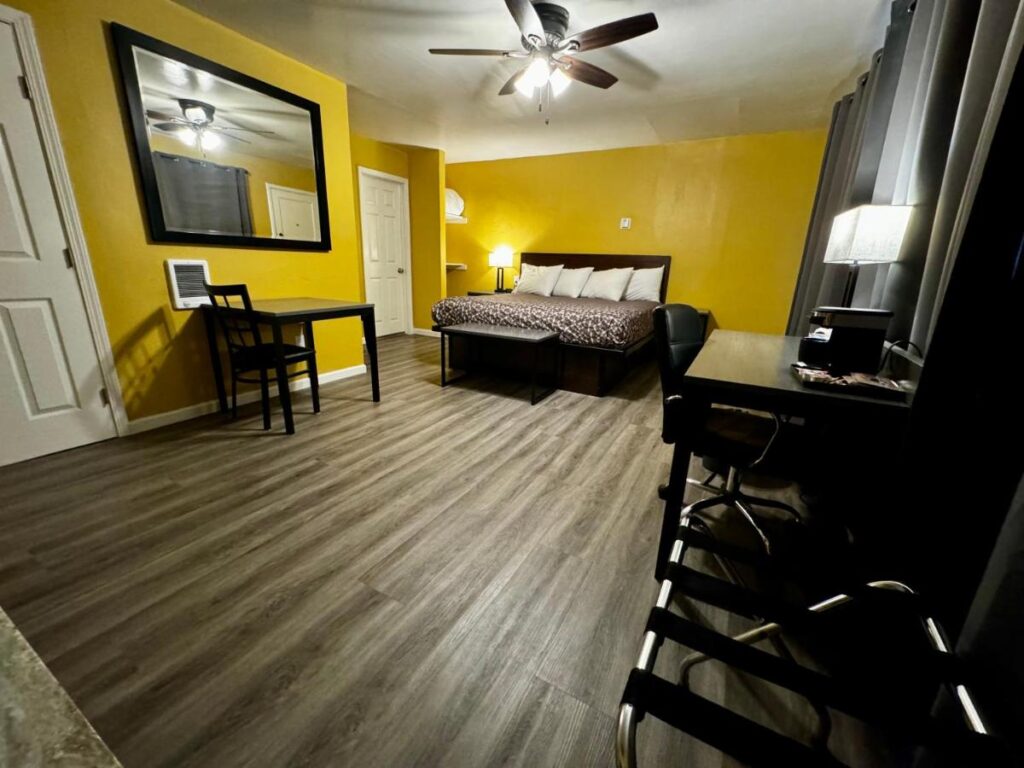Carmel Wayfarer Inn - Image 4