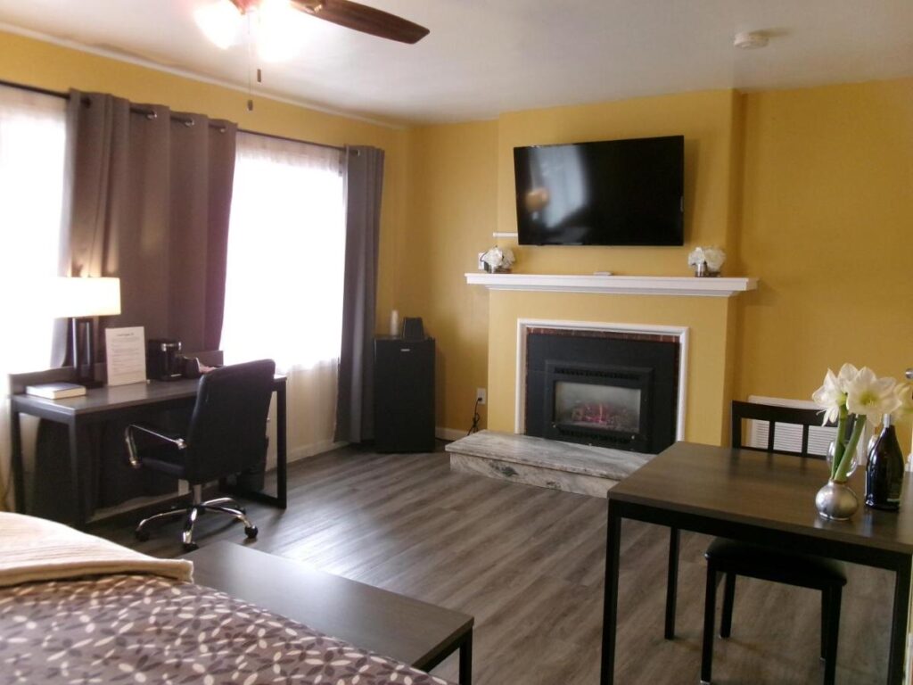 Carmel Wayfarer Inn - Image 5