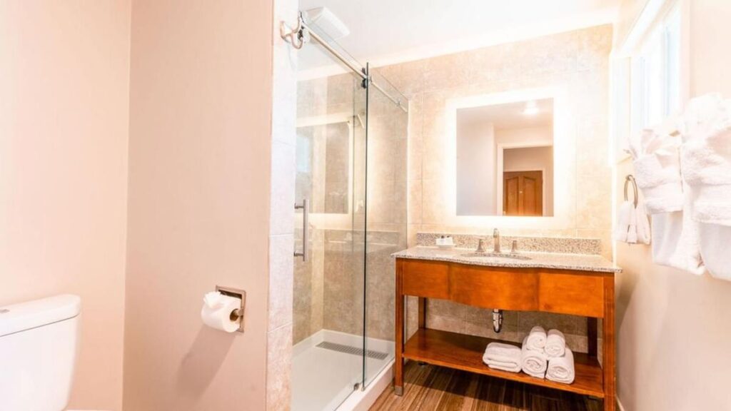Normandy Inn - Image 4