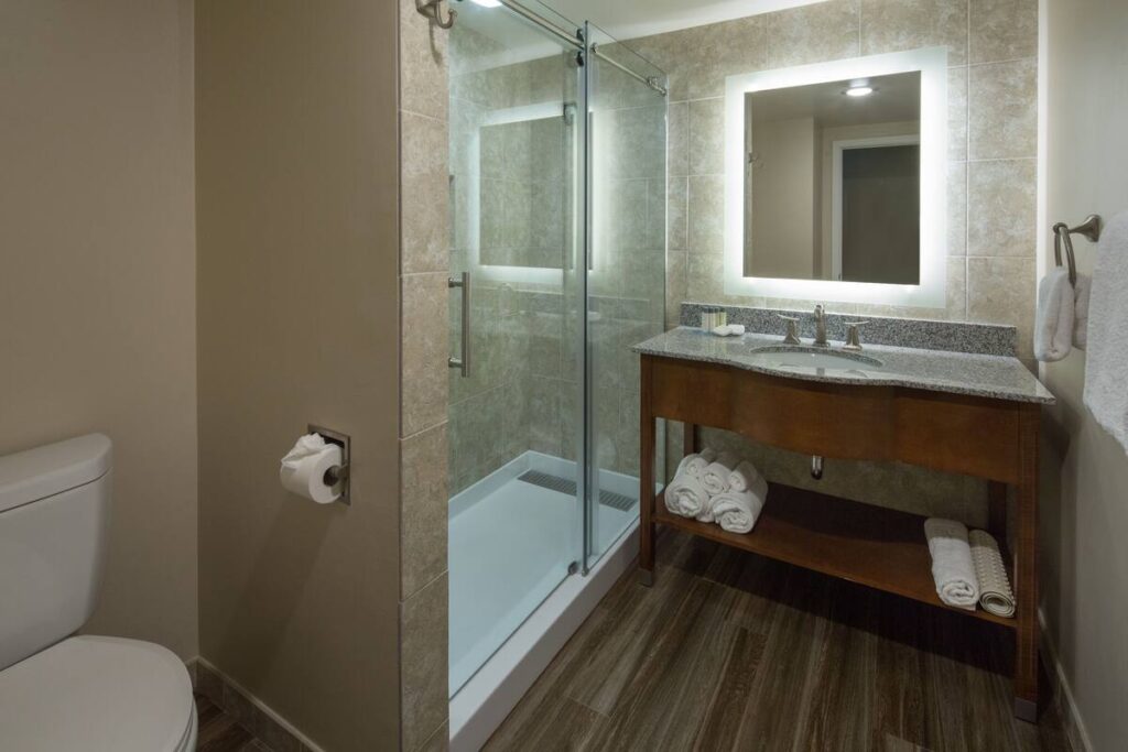 Normandy Inn - Image 6