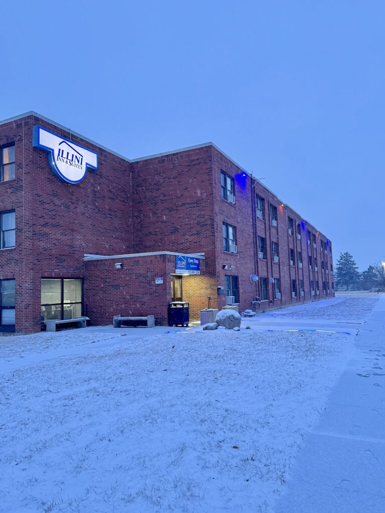 Illini Inn & Suites - Image 5