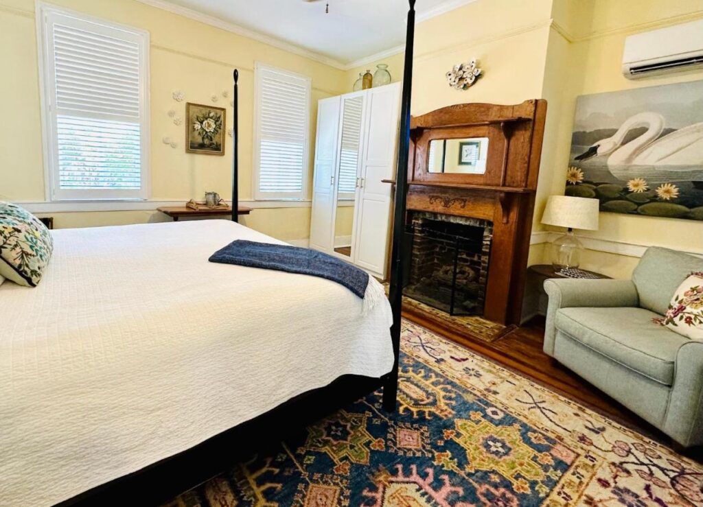 Bijou Boutique Inn - Image 1