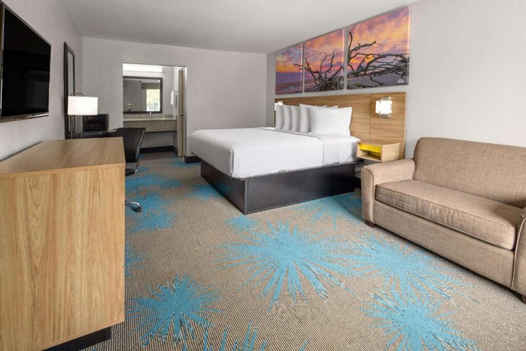 Days Inn by Wyndham Ladson Summerville Charleston - Image 4