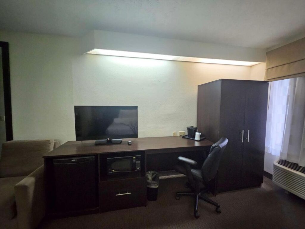 SureStay by Best Western Summerville Flowertown - Image 3