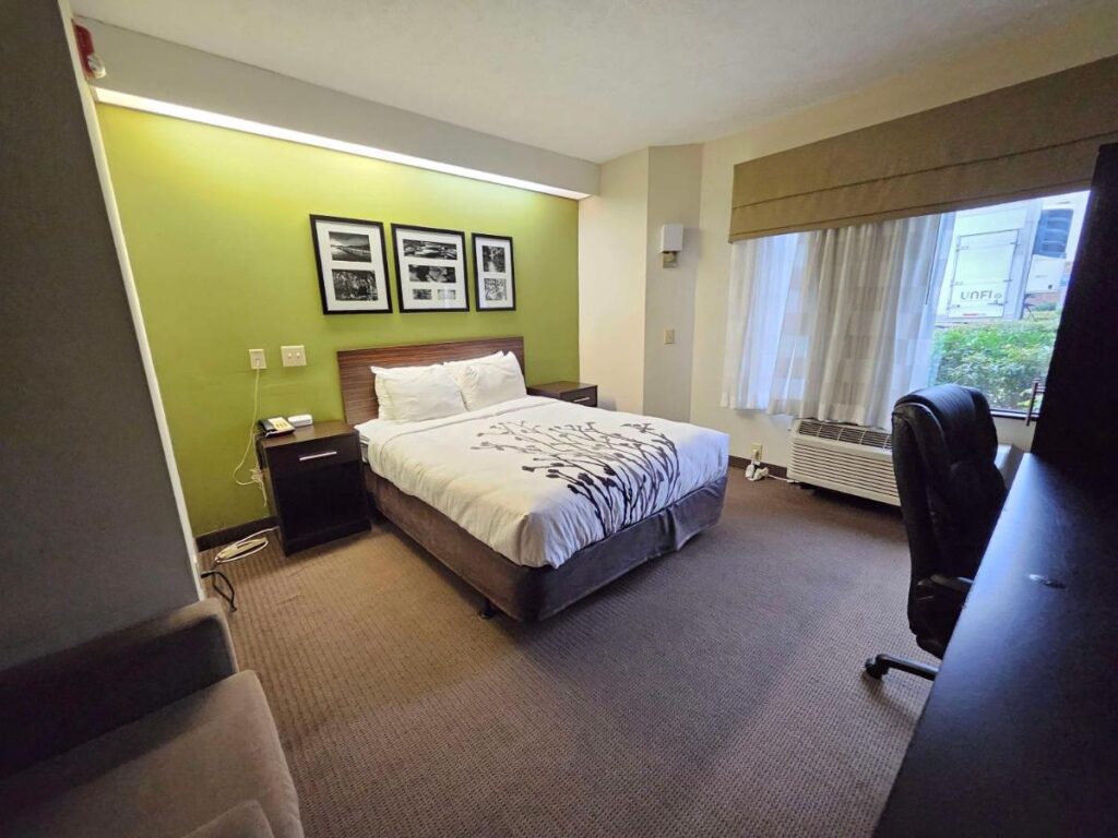 SureStay by Best Western Summerville Flowertown - Image 6