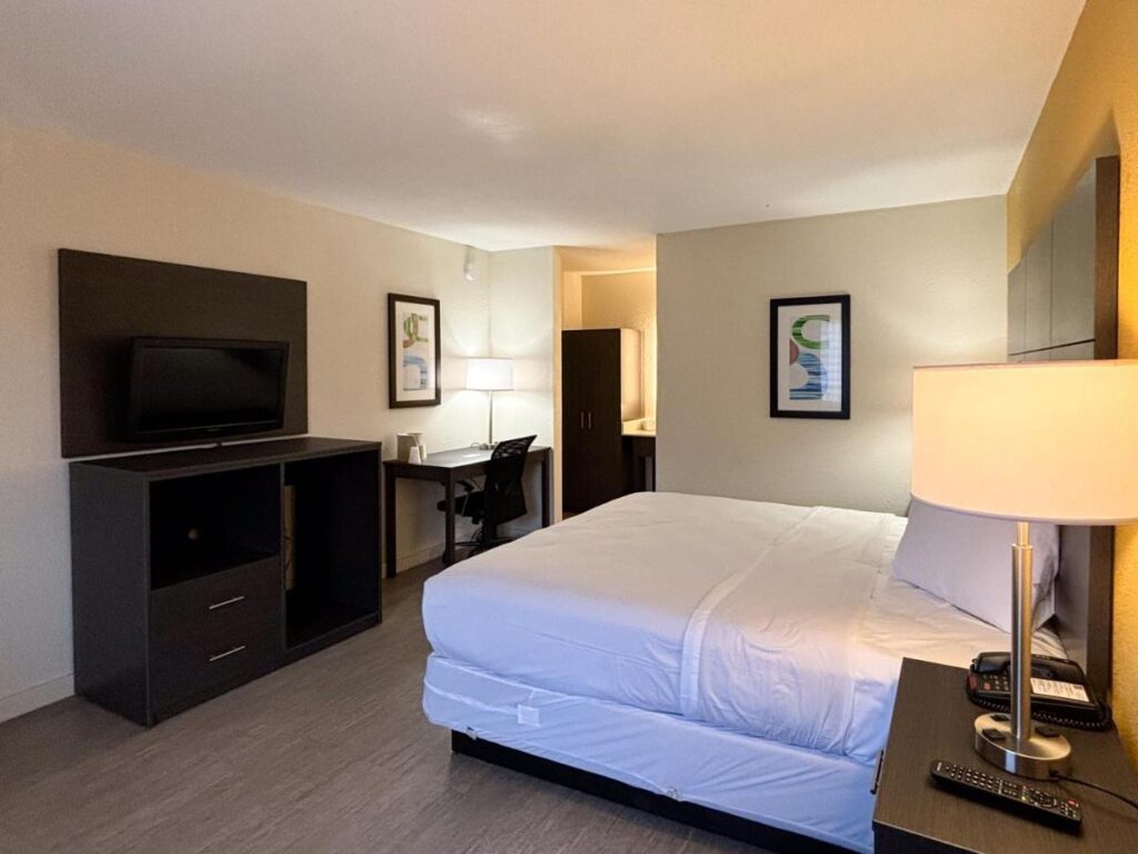 Motel 6 Charlotte, NC Northlake - Image 1