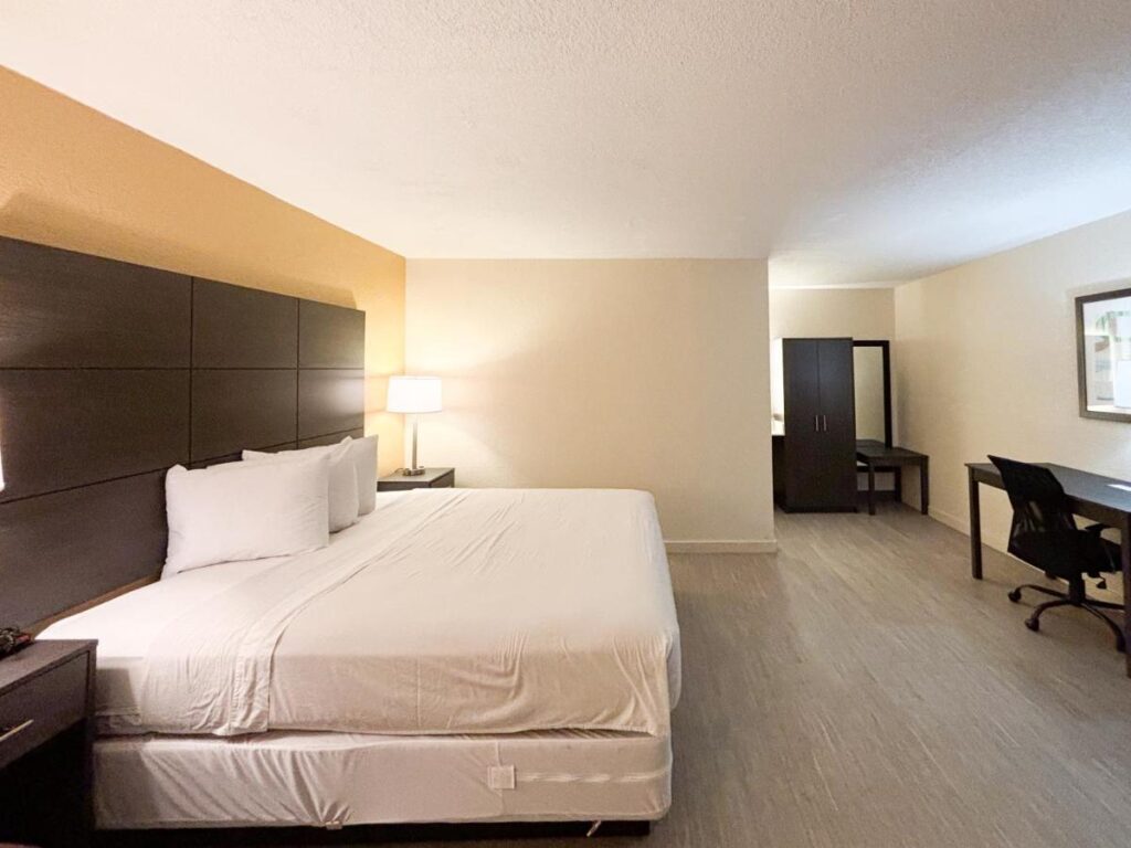Motel 6 Charlotte, NC Northlake - Image 3