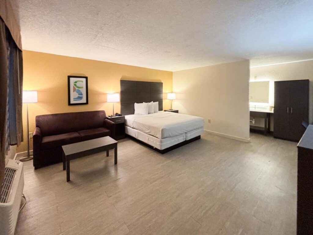 Motel 6 Charlotte, NC Northlake - Image 4