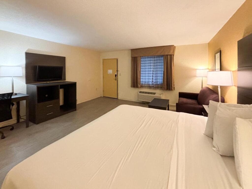 Motel 6 Charlotte, NC Northlake - Image 5