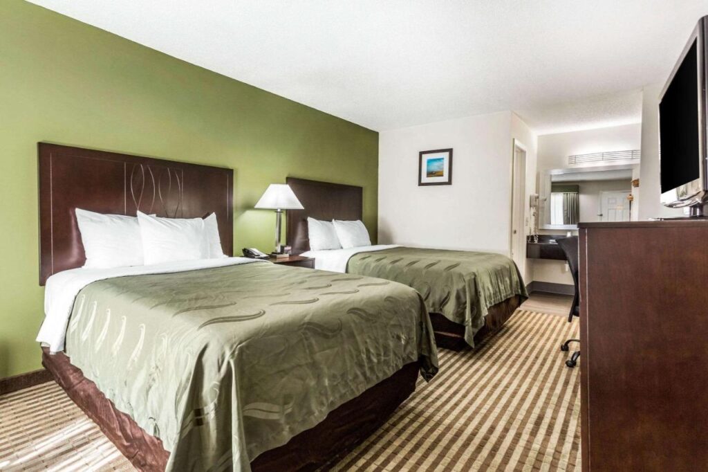 Quality Inn Lancaster - Image 2