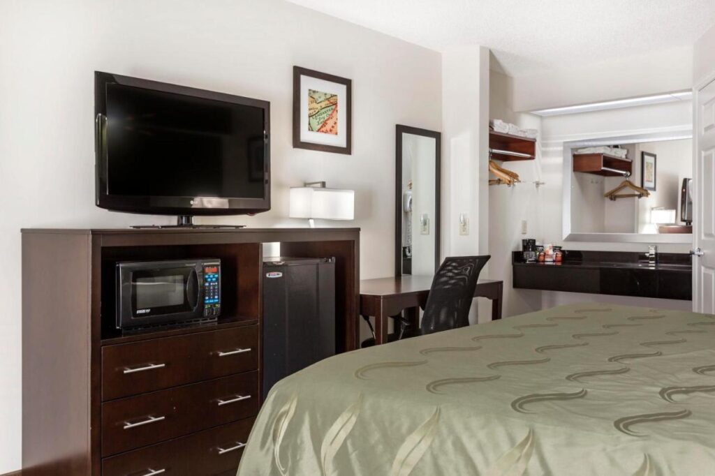 Quality Inn Lancaster - Image 5