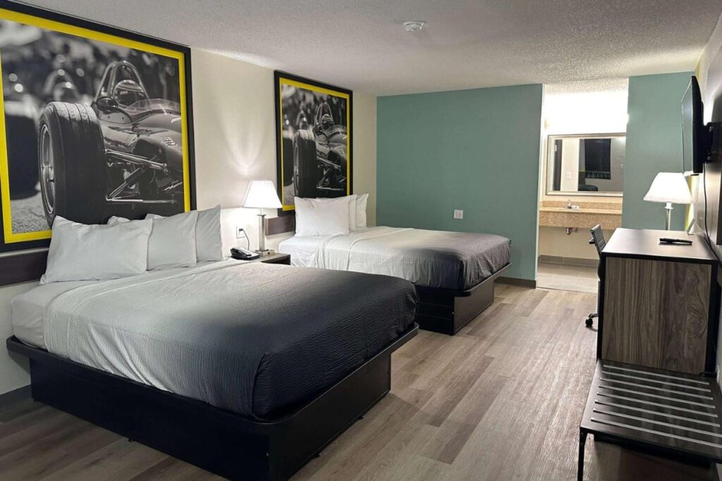 Super 8 by Wyndham Kannapolis - Image 1