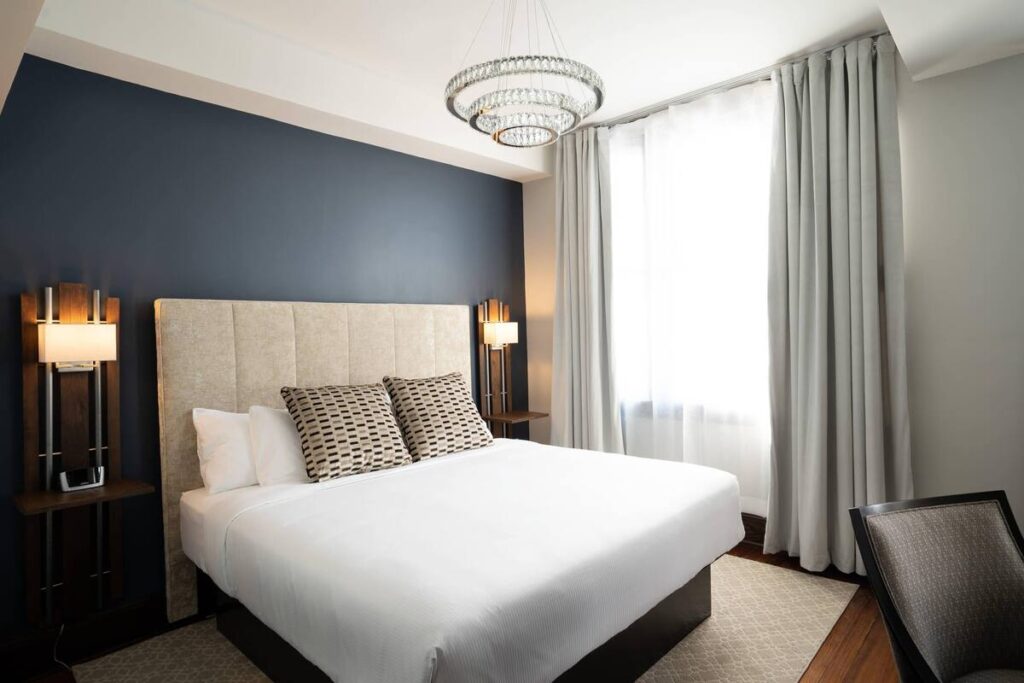 The Esquire Hotel Downtown Gastonia, an Ascend Collection Hotel - Image 1