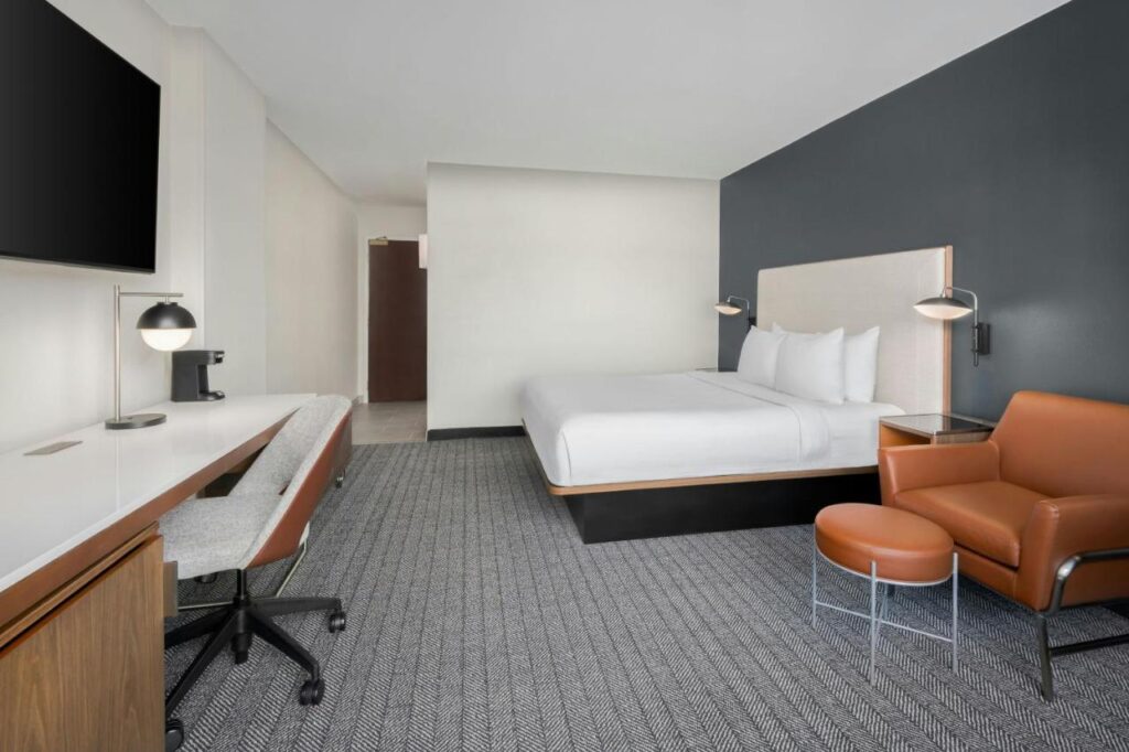 Courtyard by Marriott Chattanooga Downtown - Image 2