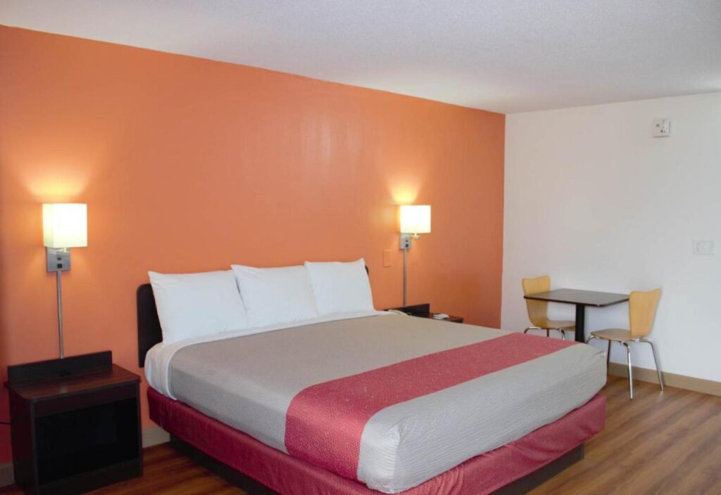 Motel 6-Cleveland, TN - Image 4