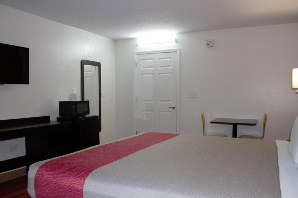Motel 6-Cleveland, TN - Image 5