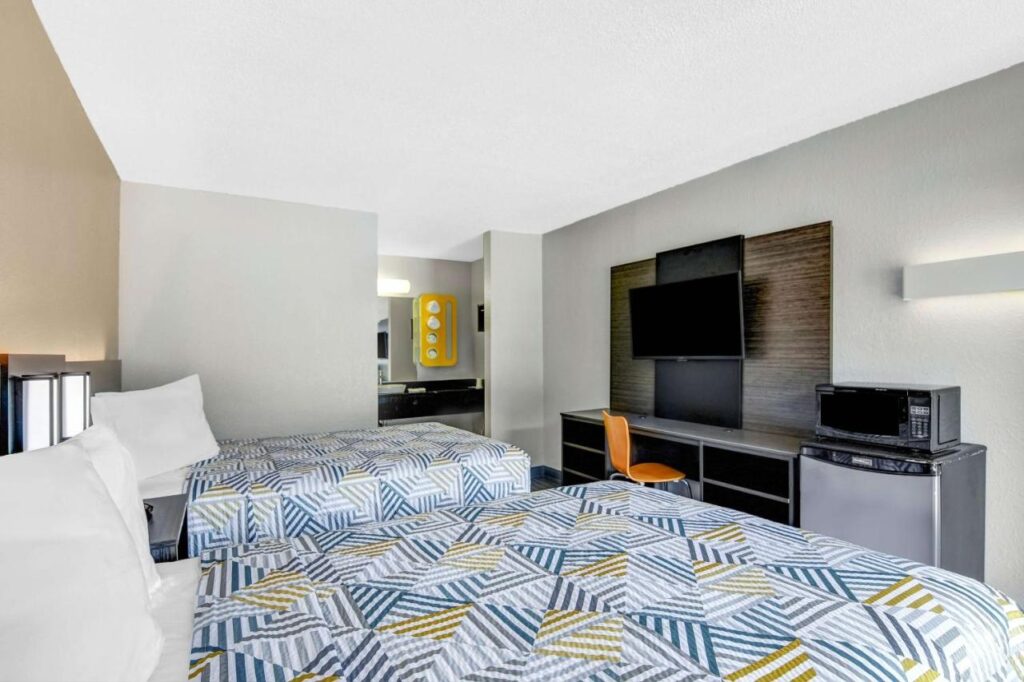Motel 6-Dalton, GA - Image 5