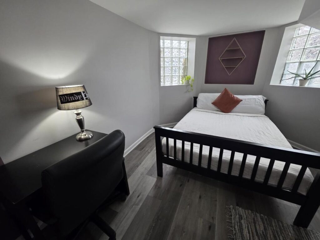 Chicago Avenue Inn - Image 4