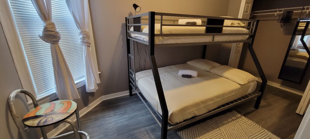 Chicago Avenue Inn - Image 6