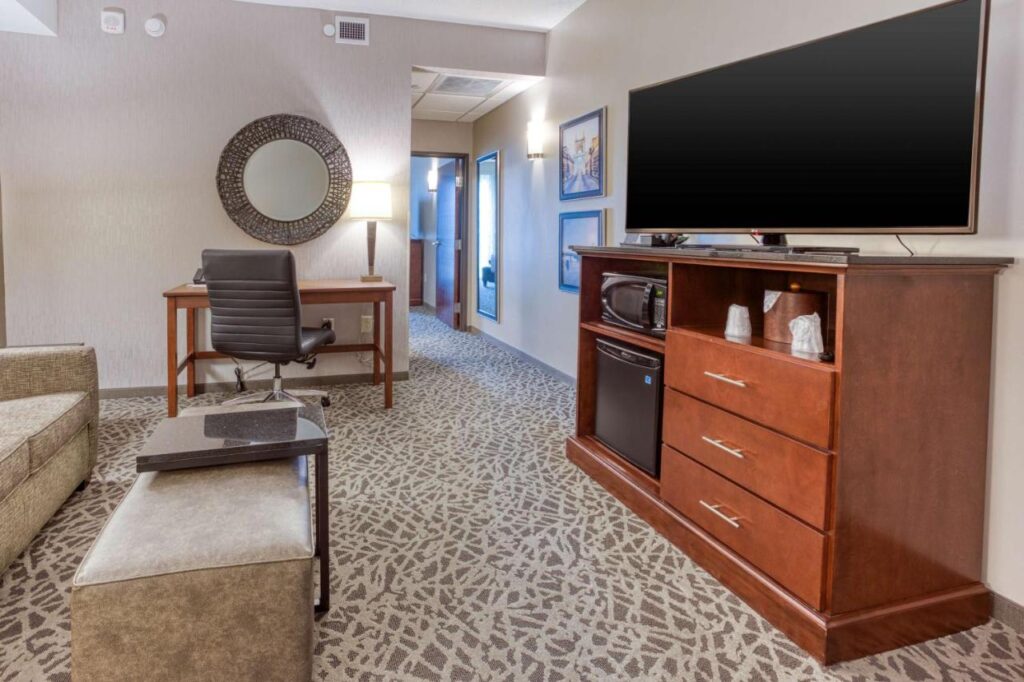 Drury Inn & Suites Cincinnati Northeast Mason - Image 3
