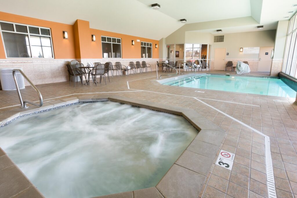 Drury Inn & Suites Cincinnati Sharonville - Image 6