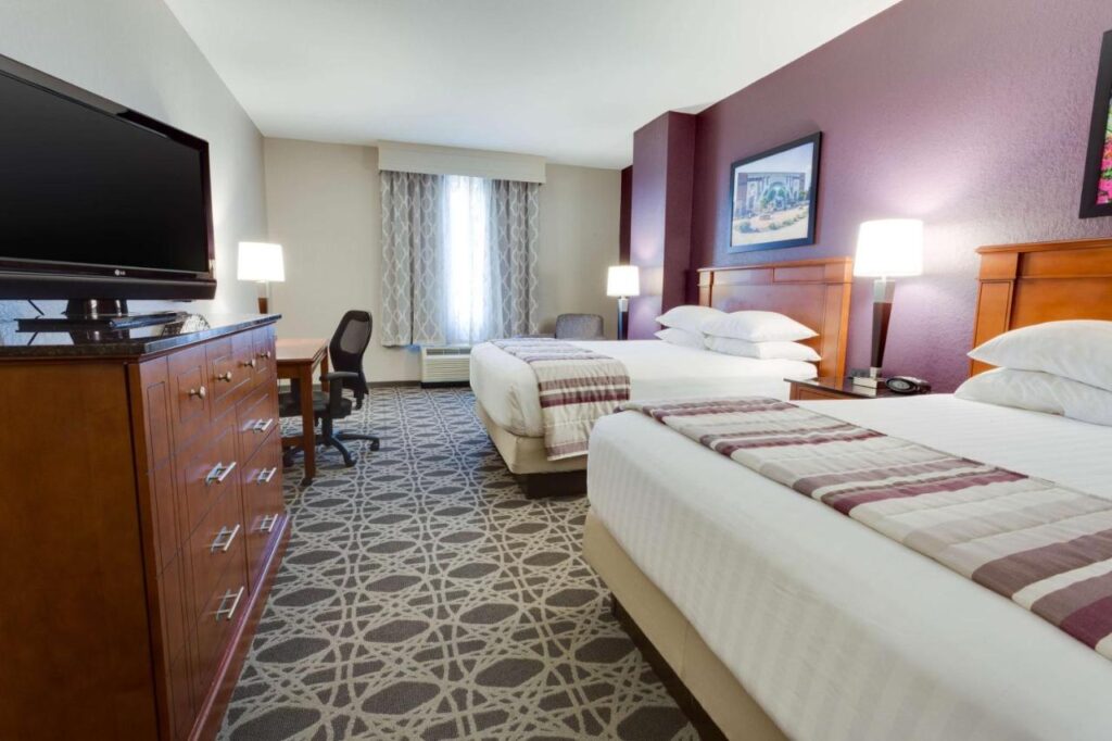 Drury Inn & Suites Middletown Franklin - Image 2