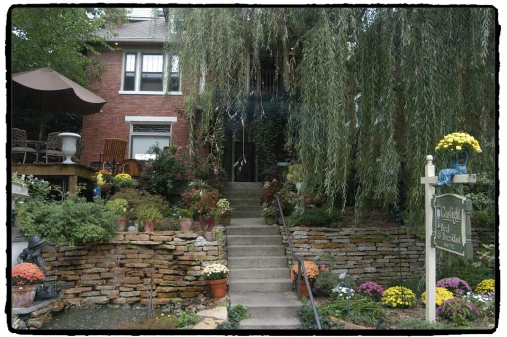 Gaslight Bed & Breakfast - Image 1