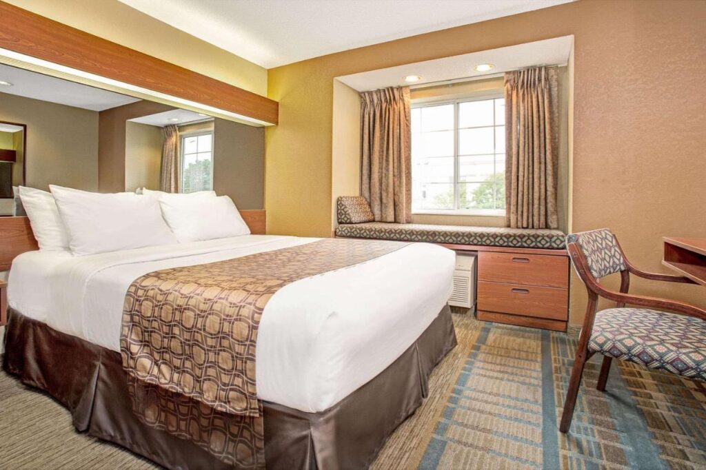 Microtel Inn & Suites by Wyndham Mason - Image 4